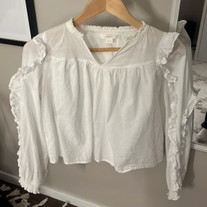 Vit blus - Fin blus från Gina Young. Använd några gånger och är i fint sick