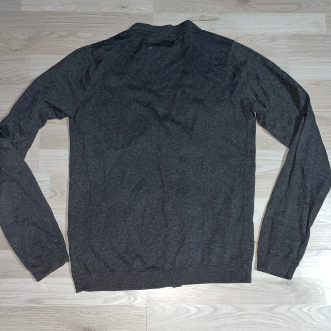 Mörkgrå kofta/cardigan från These Glory Days - 2