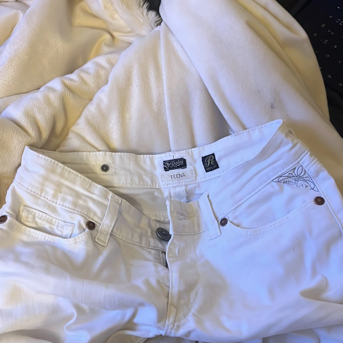 Vita bootcut jeans från Replay - 3