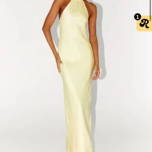 Bal klänning - Säljer denna balklänning med prislappen kvar, storlek 34💕nypris 1300. Endast intressekoll