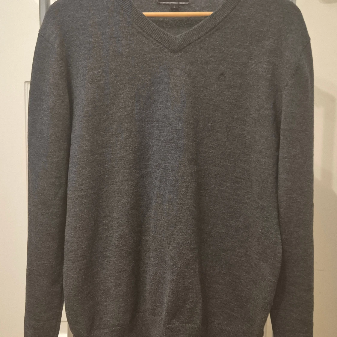 Mörkgrå merinoullströja från Murrey L