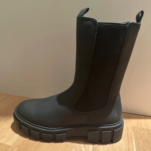 Boots  - Super fina, som nya endast använda under festtillfälle 1 gång (inomhus) 