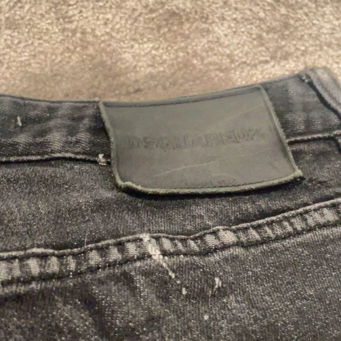 Svarta jeans från Dsquared2 med slitningar - 2