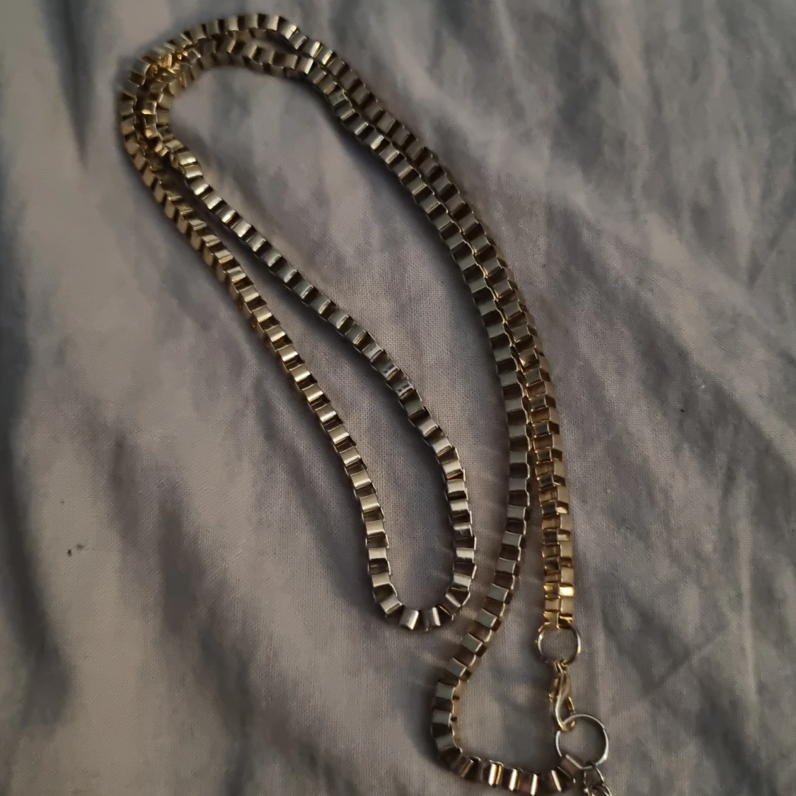 Guldigt boxkedje-halsband