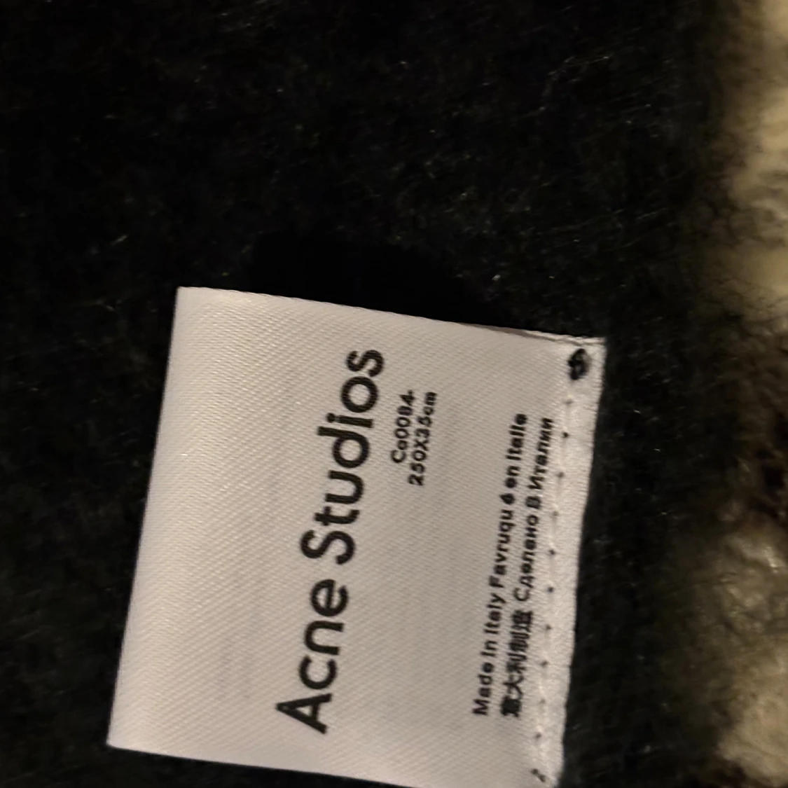 Rutig halsduk från Acne Studios - 2