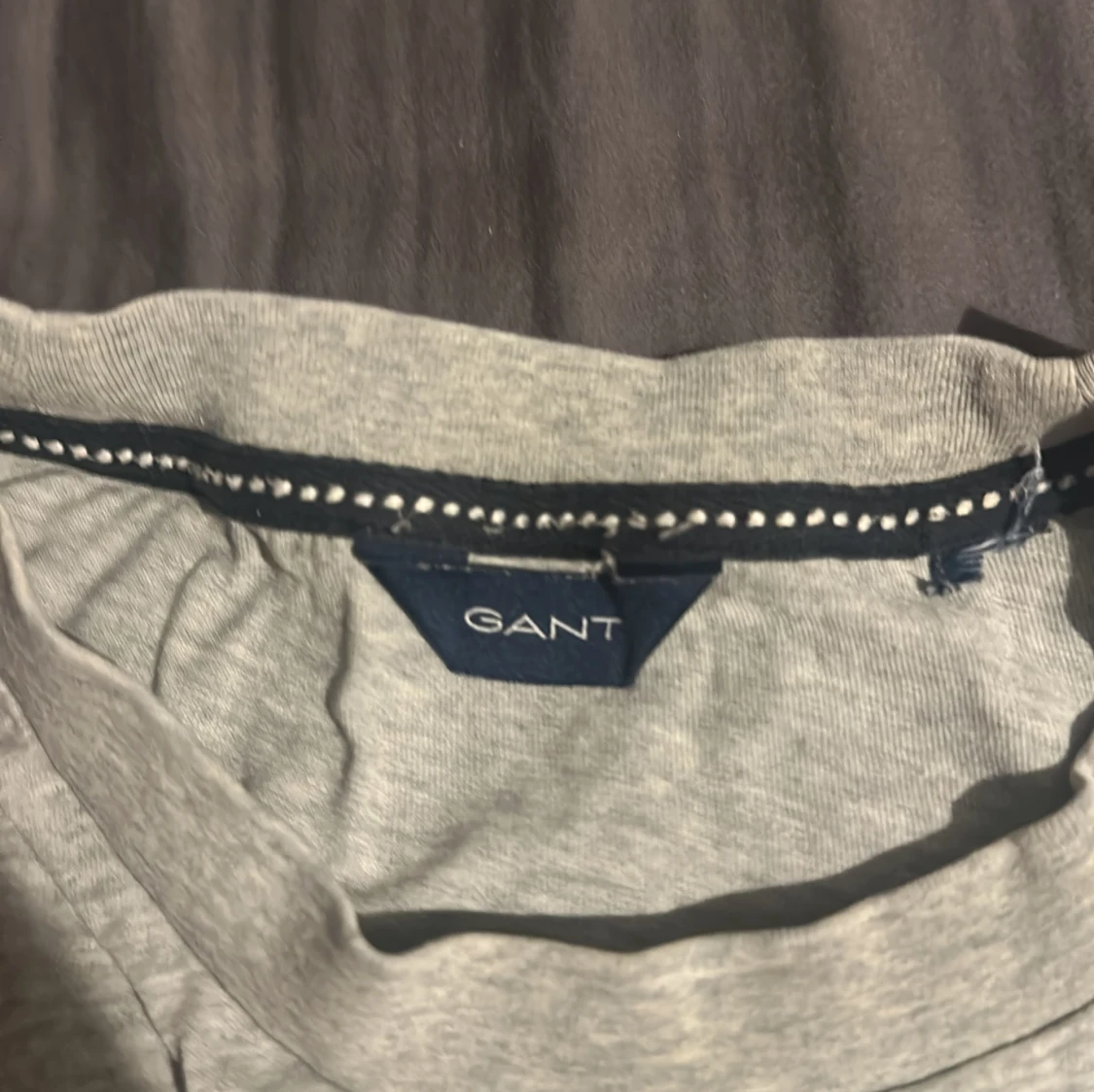 Grå GANT t-shirt med tryck - 2