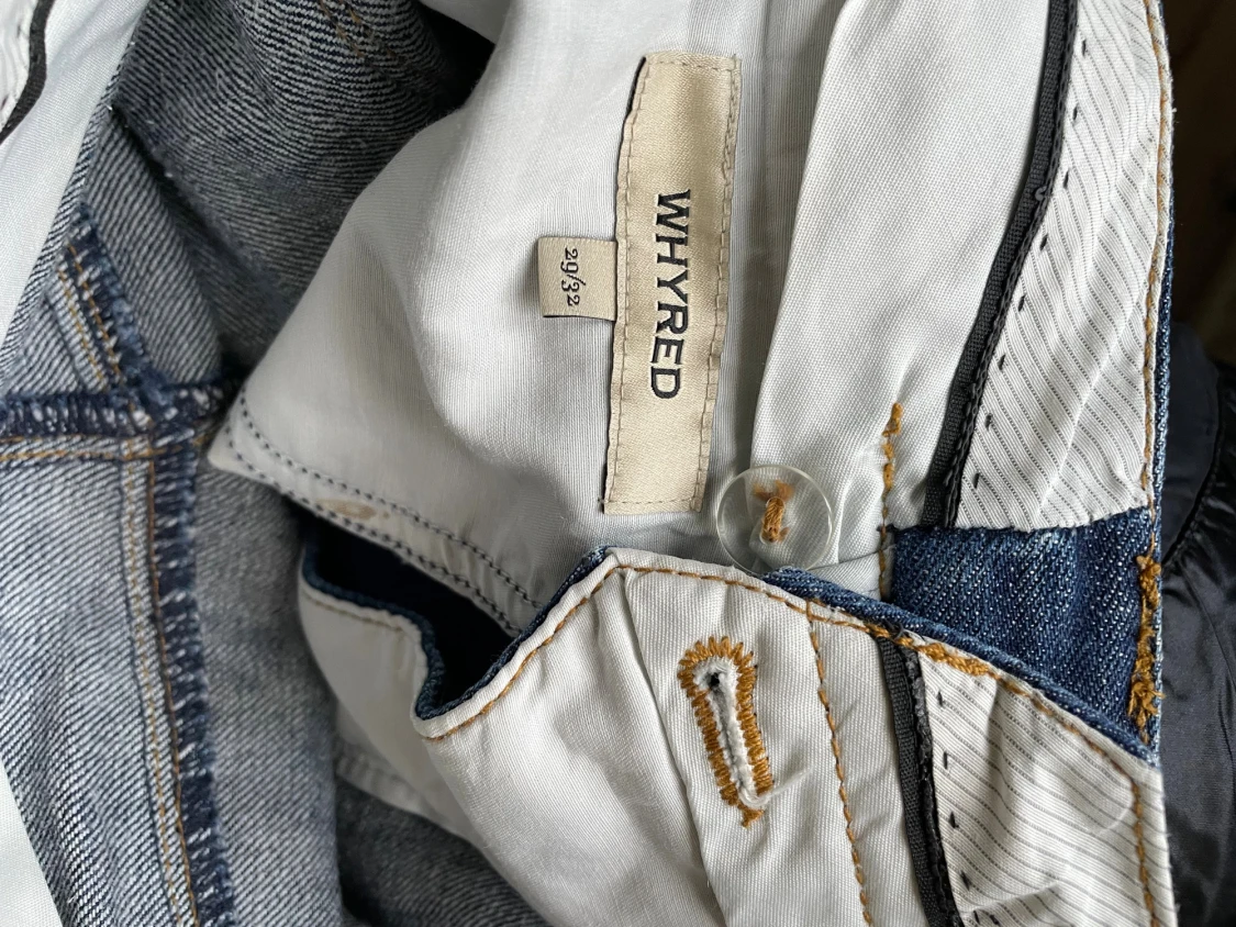 Mörkblå jeans från Whyred, 29/32 - 2