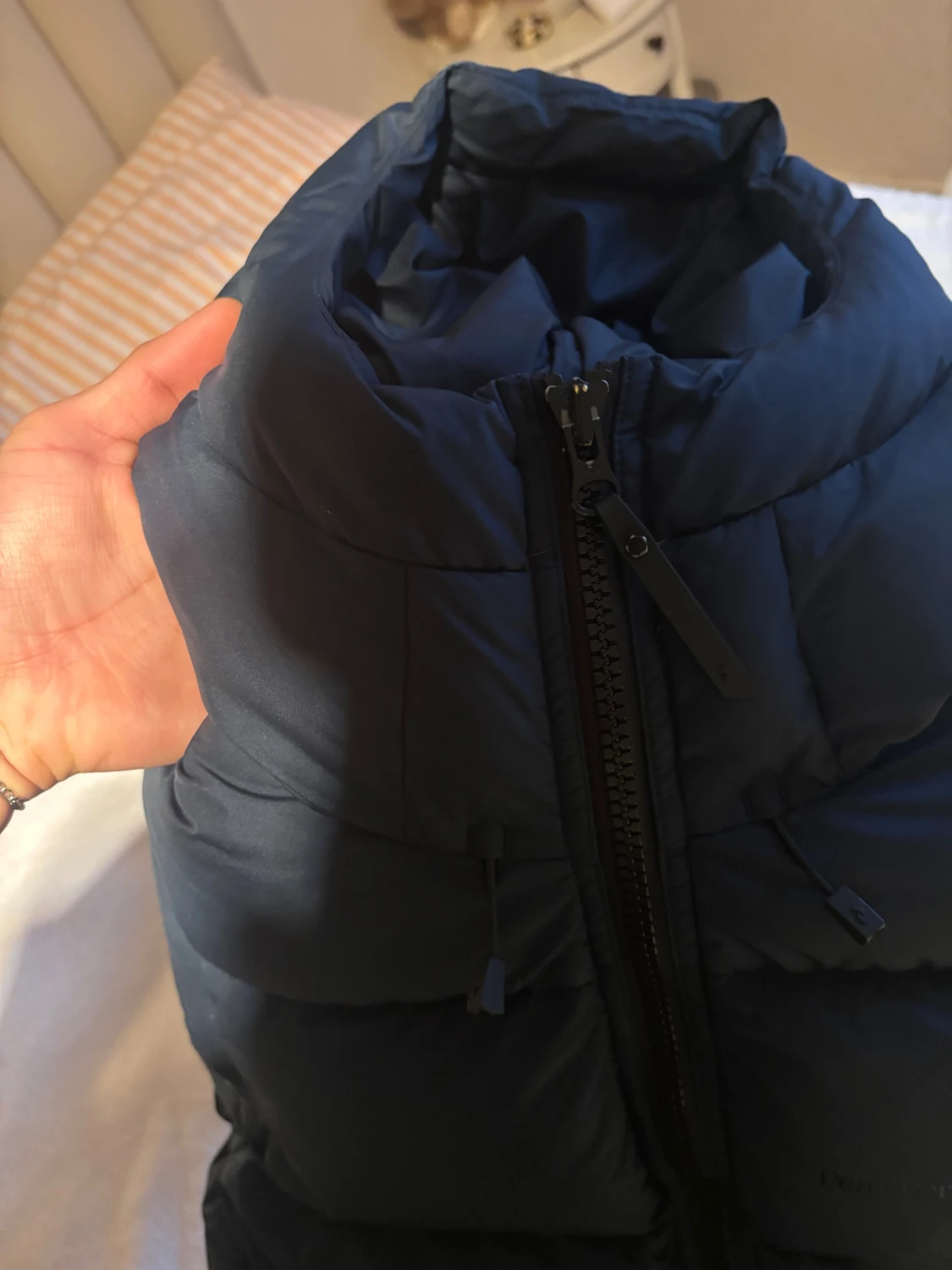 Mörkblå Peak Performance dunjacka - 4