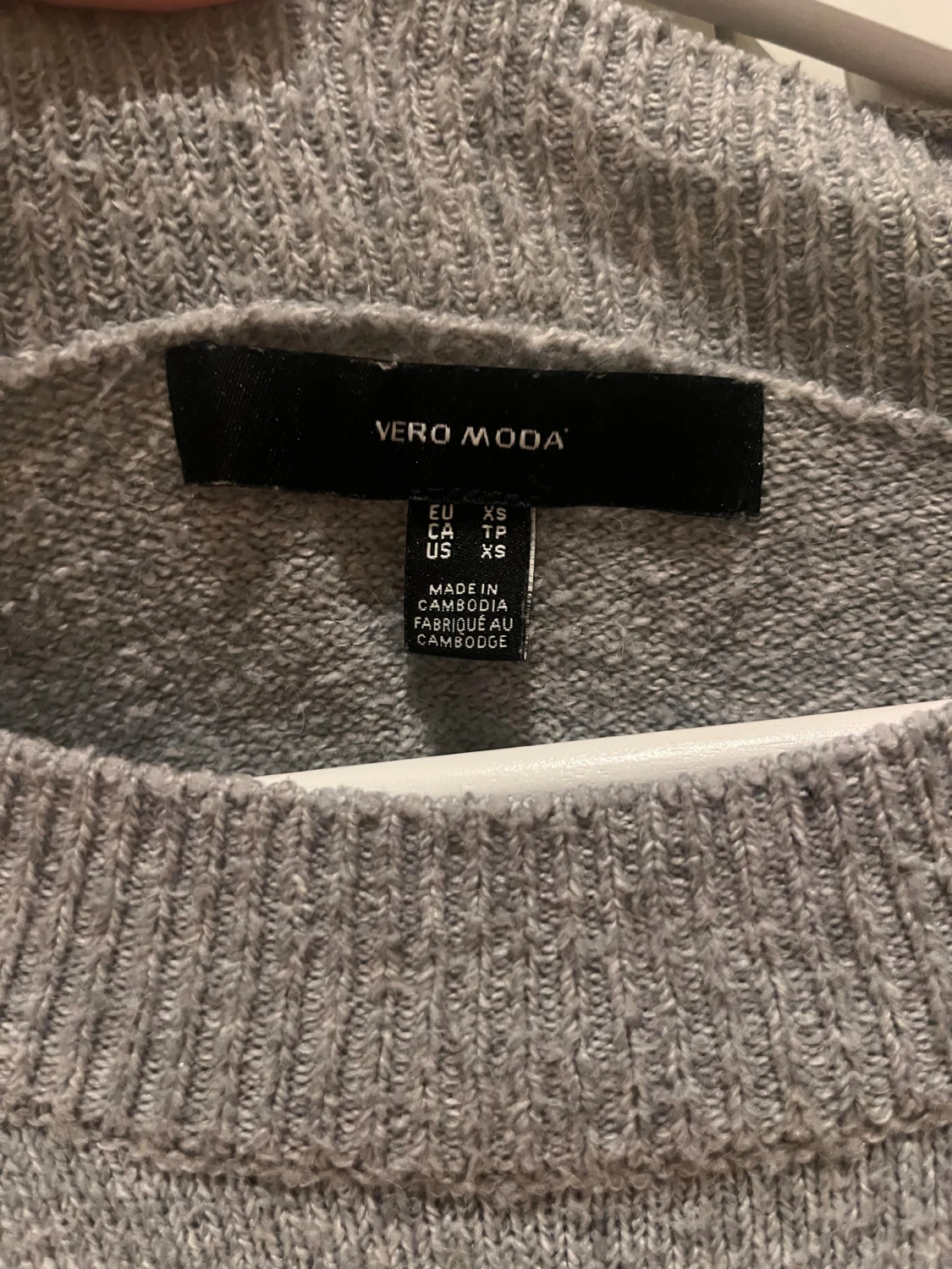 Grå stickad tröja från Vero Moda - 1