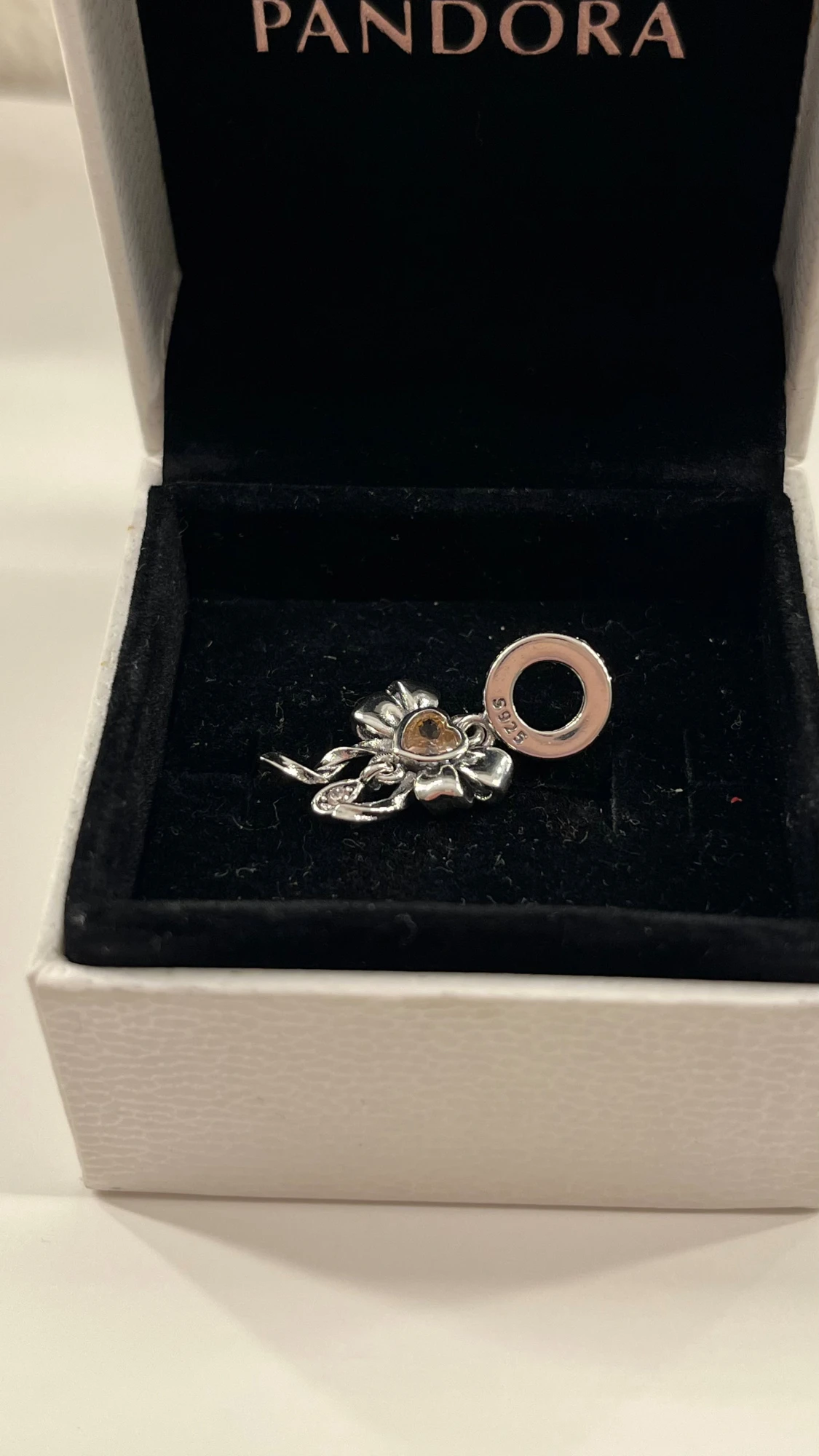 Pandora silverberlock med rosett och hjärta