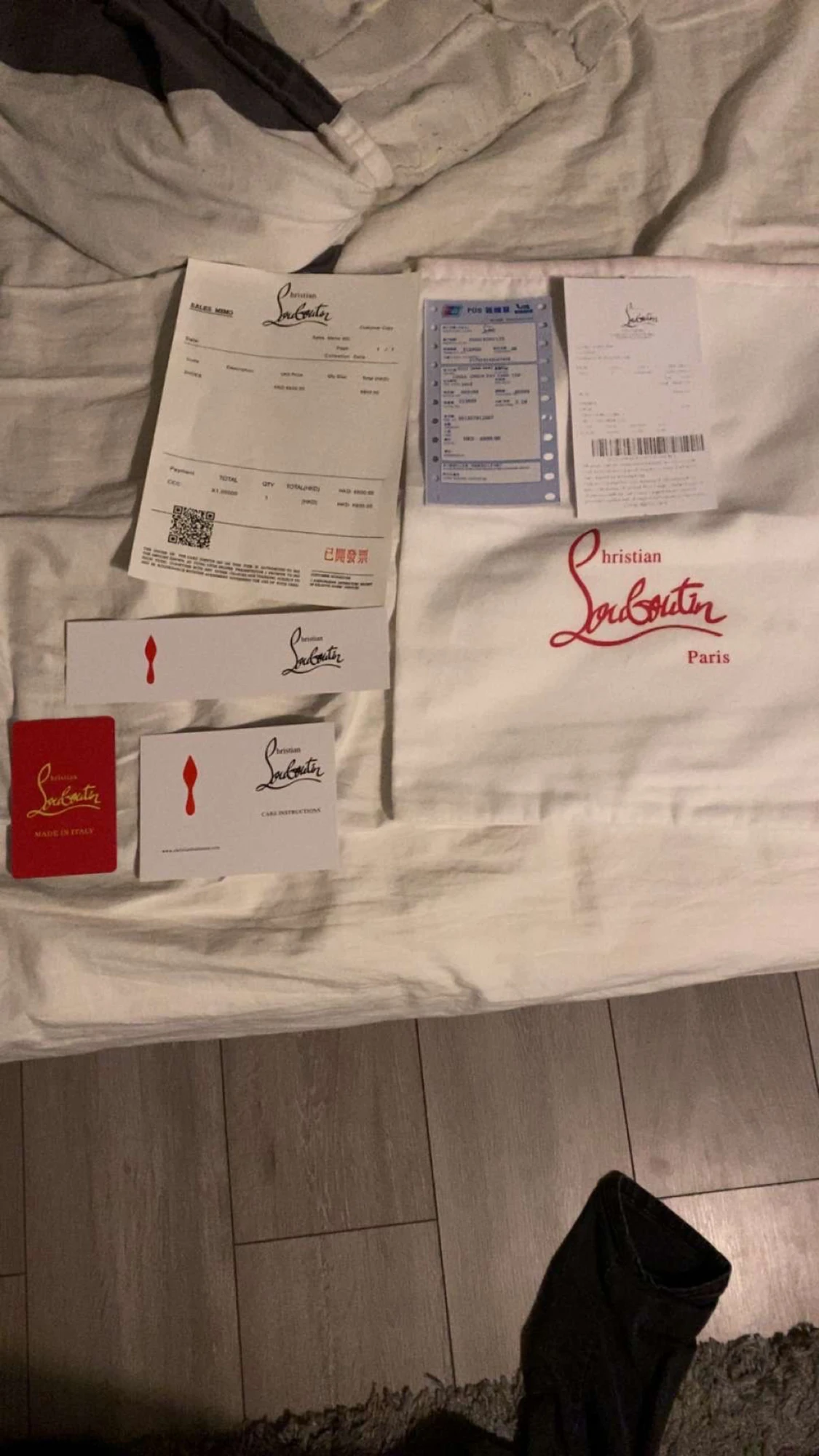 Mörkblåa mocka skor med röd undersida - 4