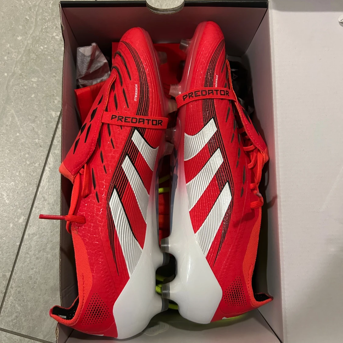 Röda Adidas Predator Elite | Skor