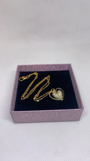 Goldie heart necklace🩷✨ - Superfint handgjort halsband!💞