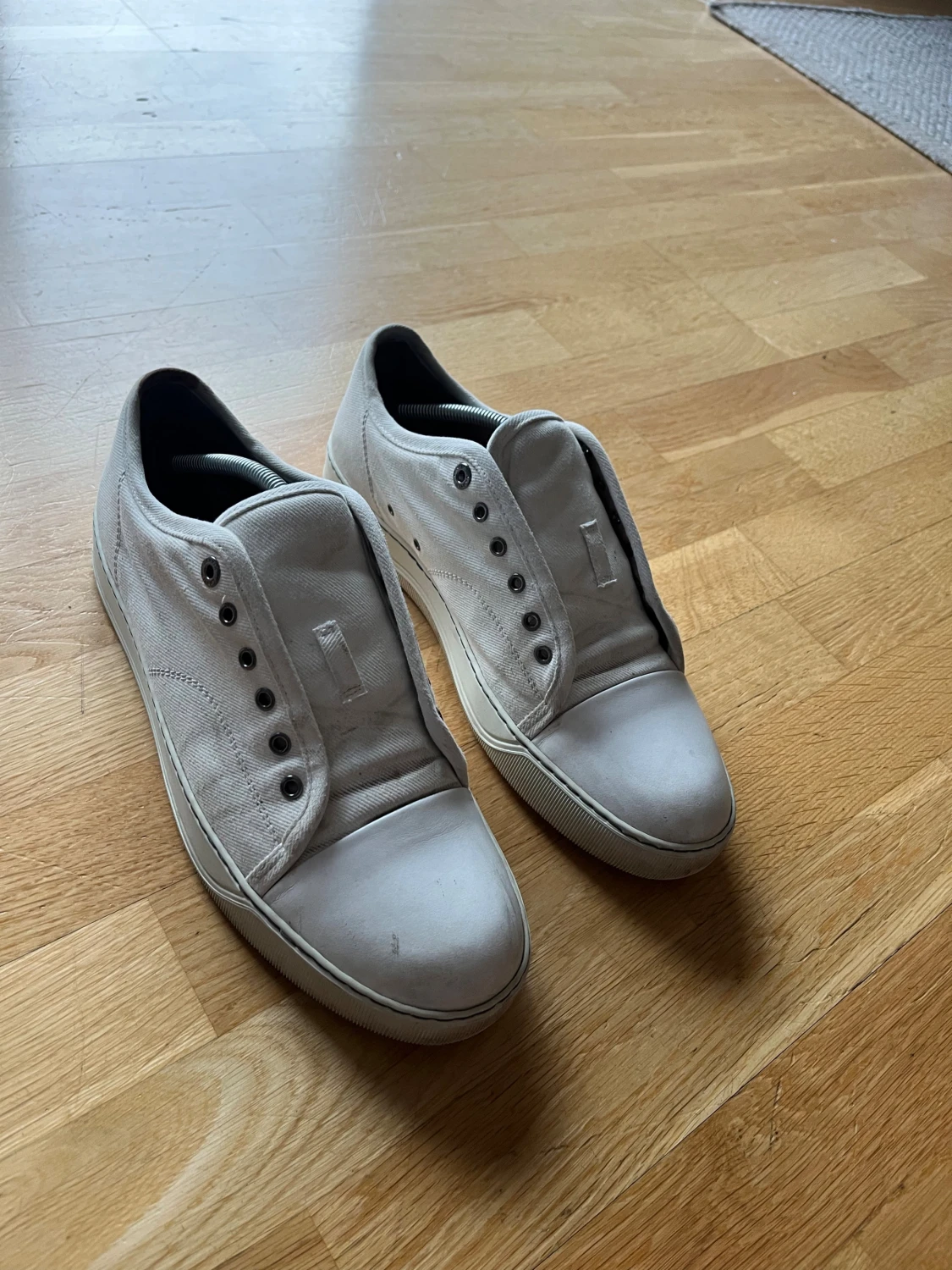 Vita sneakers från Lanvin  - 2