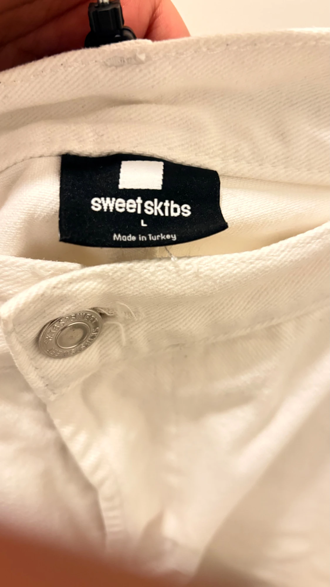 Vita loose shorts från Sweet Skies - 4