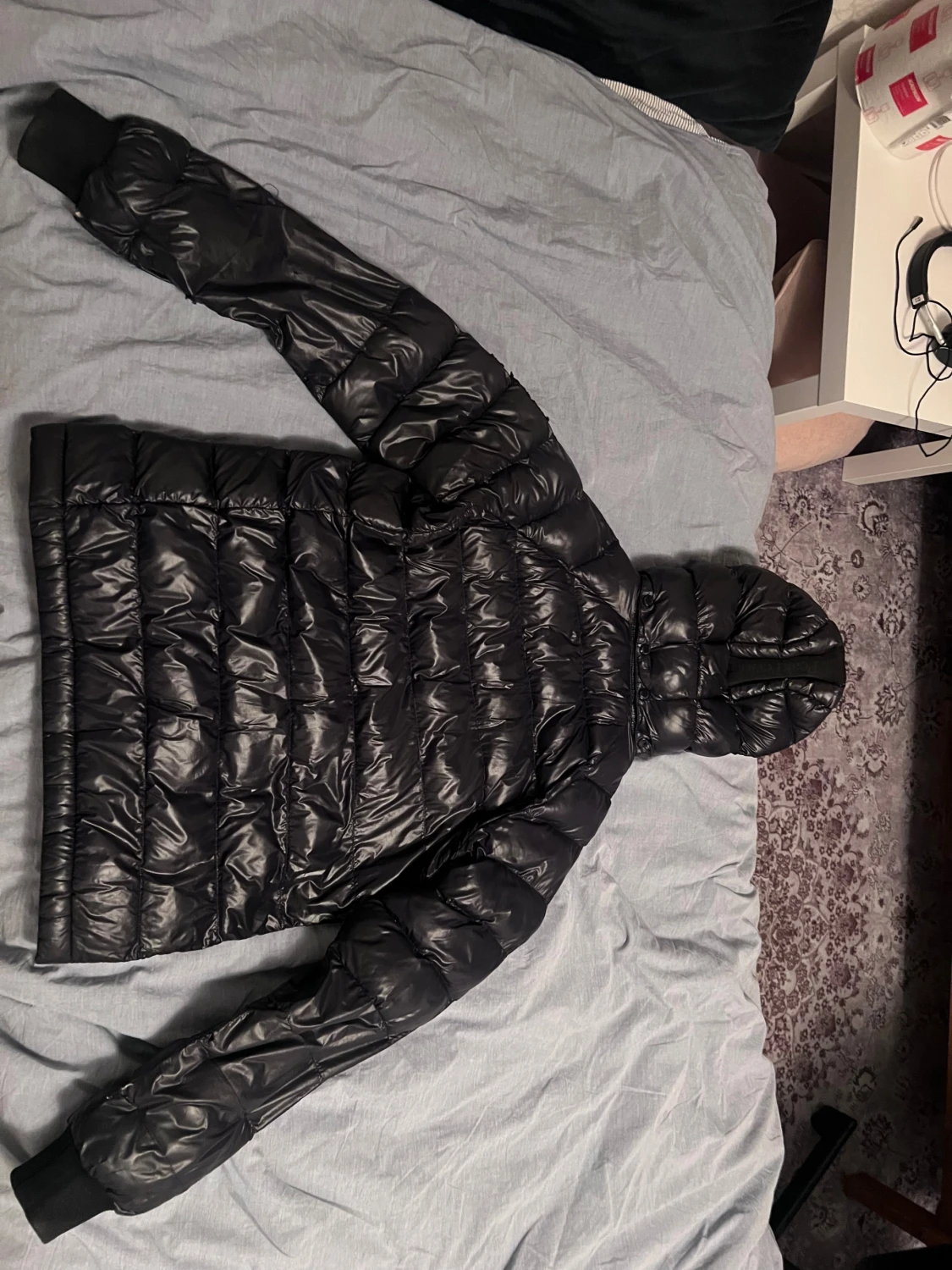 Svart dunjacka Peak Performance 160 - 1