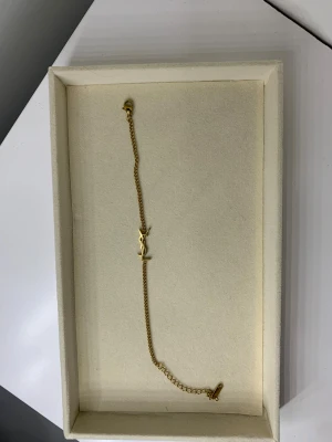 Ysl armband - Snyggt och stilrent armband