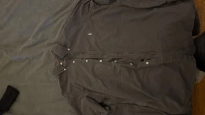 Grön Ralph louren skjorta - Tjena jag säljer en knarki grön Ralph louren skjorta i bra skick.ny pris är 1999kr på johnnels.den har inga defekter.skriv gärna om ni har frågor.pris kan diskuteras.