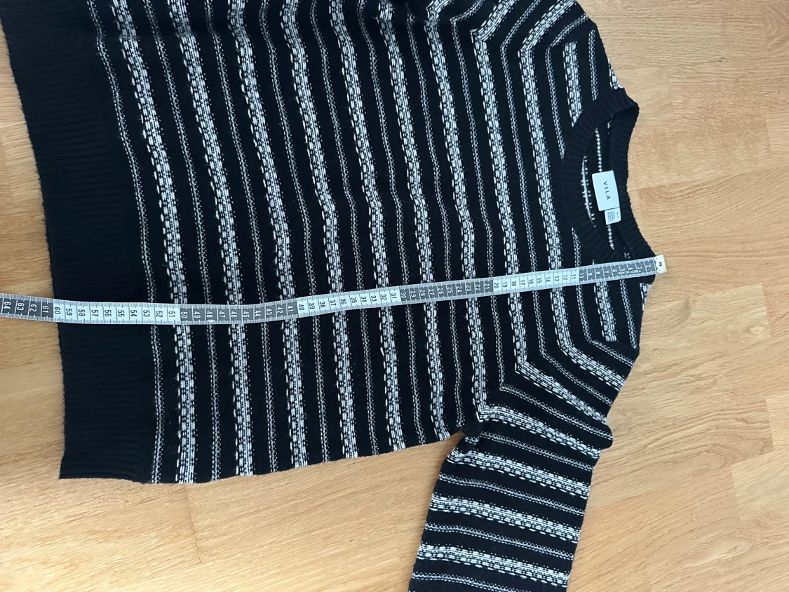 Stickad tröja från Vila - 3