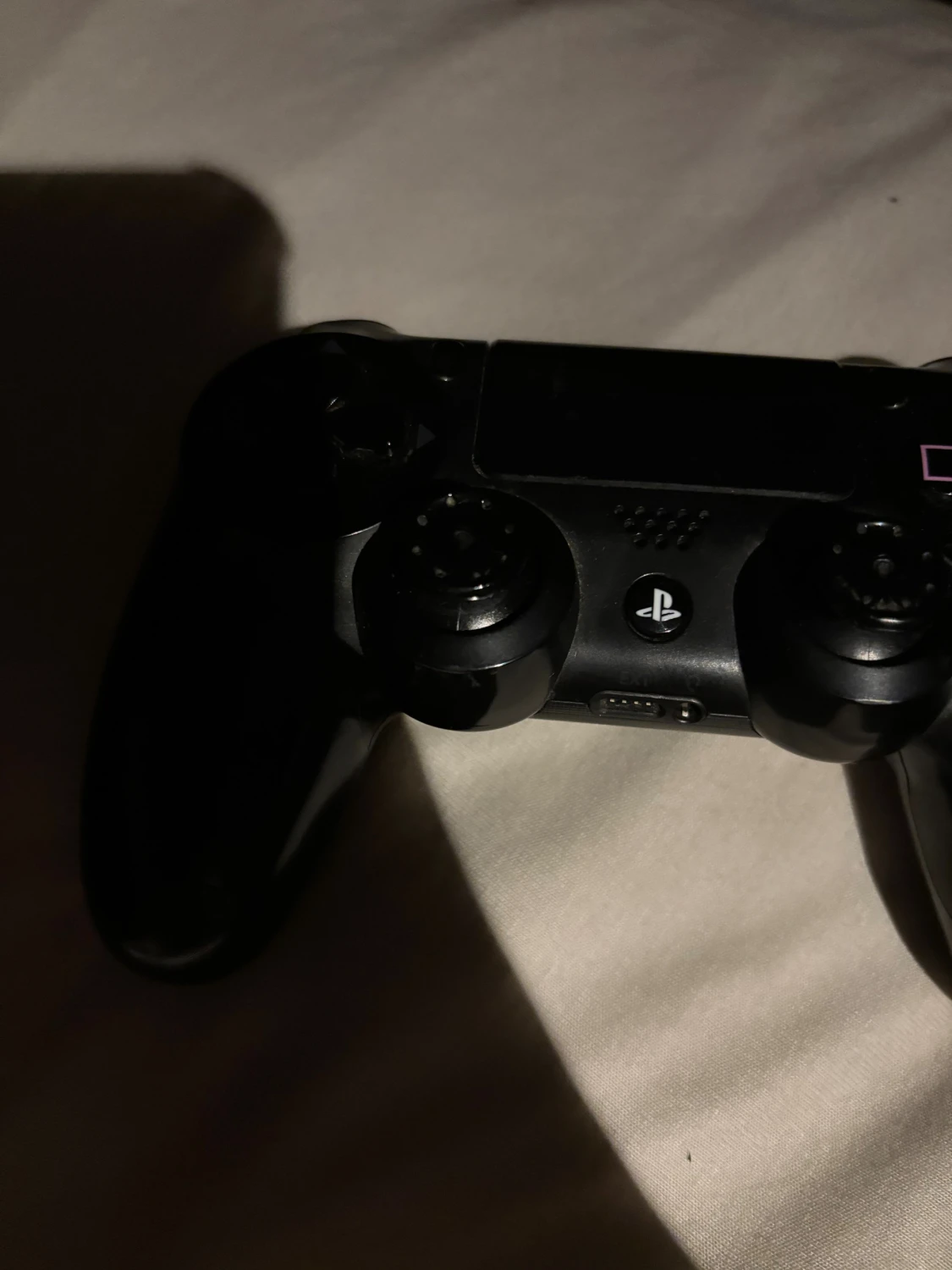 PlayStation DualShock 4 Wireless Controller - 1