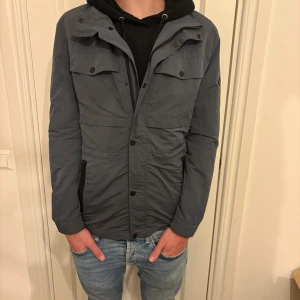 J.lindberg jacka - Mörkgrön J.lindberg jacka i storlek M