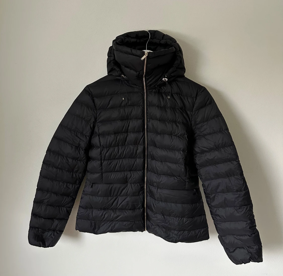 Svart dunjacka från Massimo Dutti