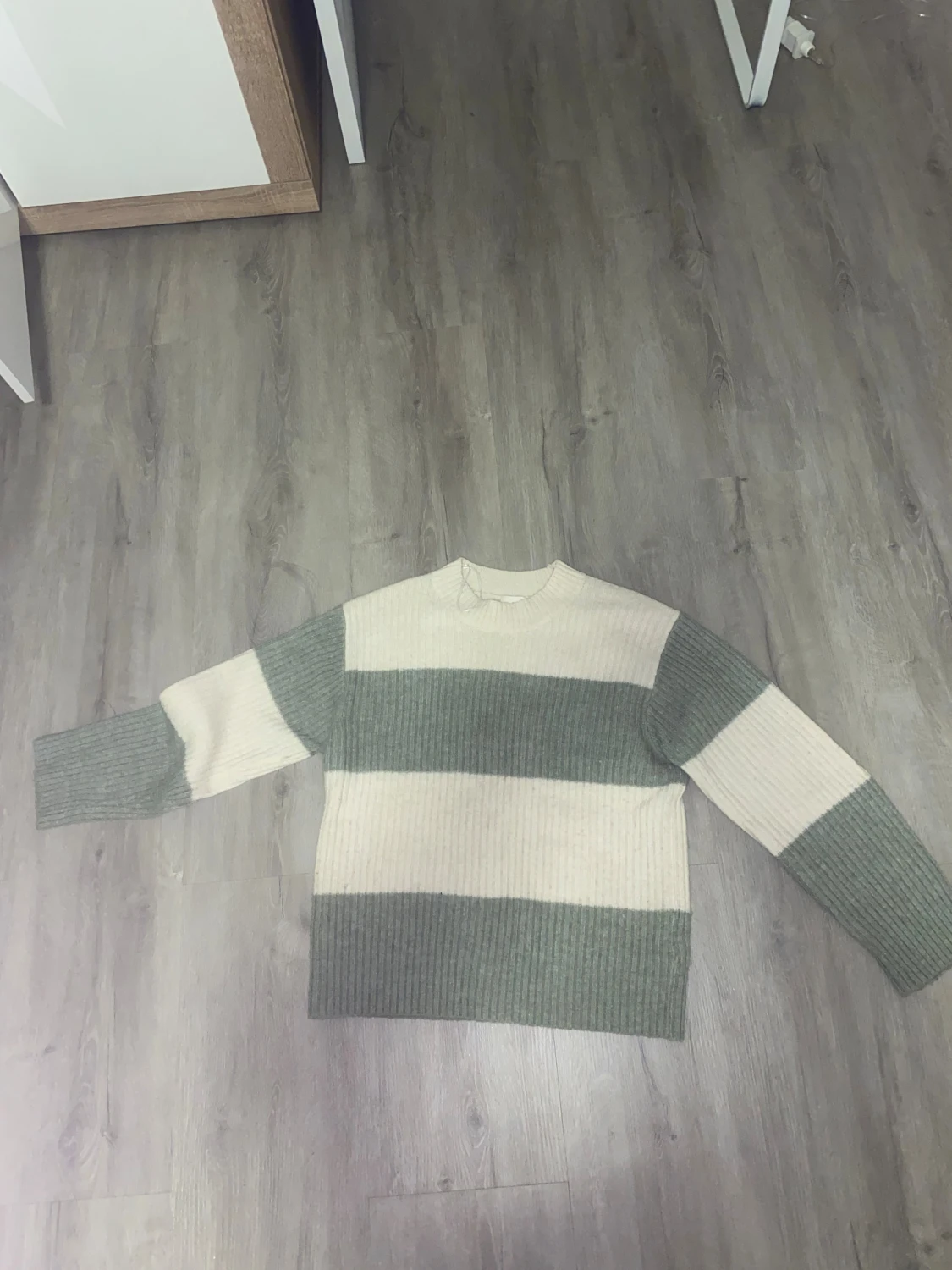 Randig stickad tröja från H&M XS