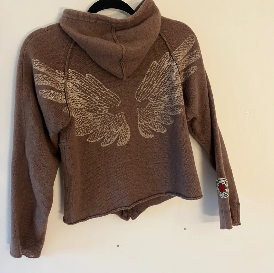 Brun hoodie med vingar från La Luna - 1