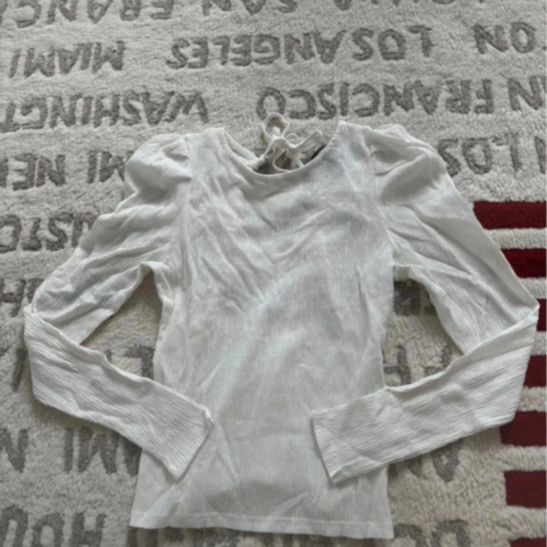 Vit långärmad blus från Lindex XS