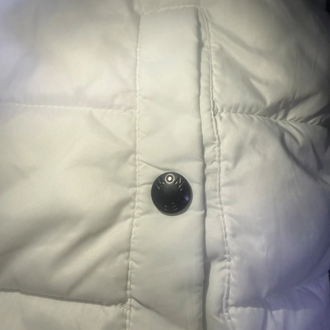Vit quiltad Moncler pufferjacka - 4
