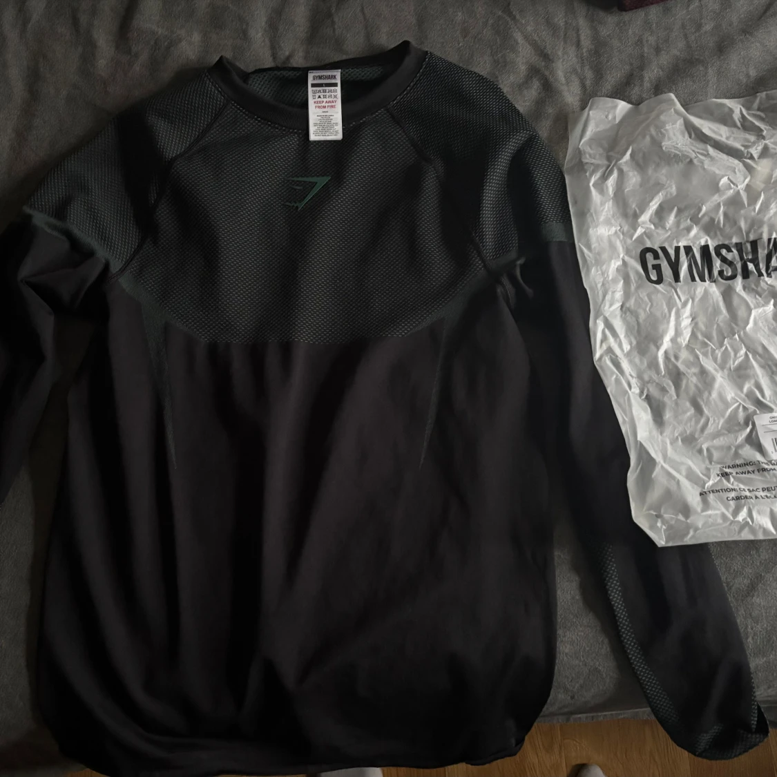 Gymshark onyx v5 longsleeve grön L