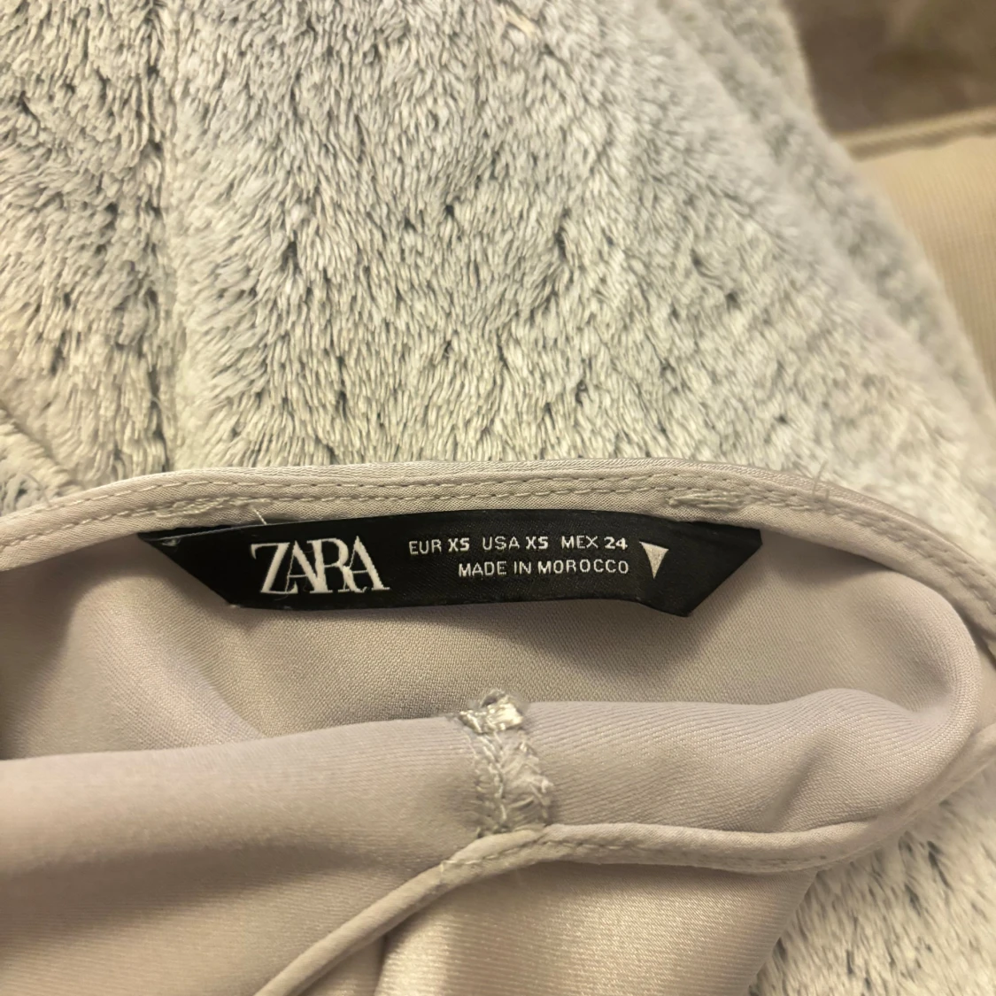 Satin långklänning från Zara - 3