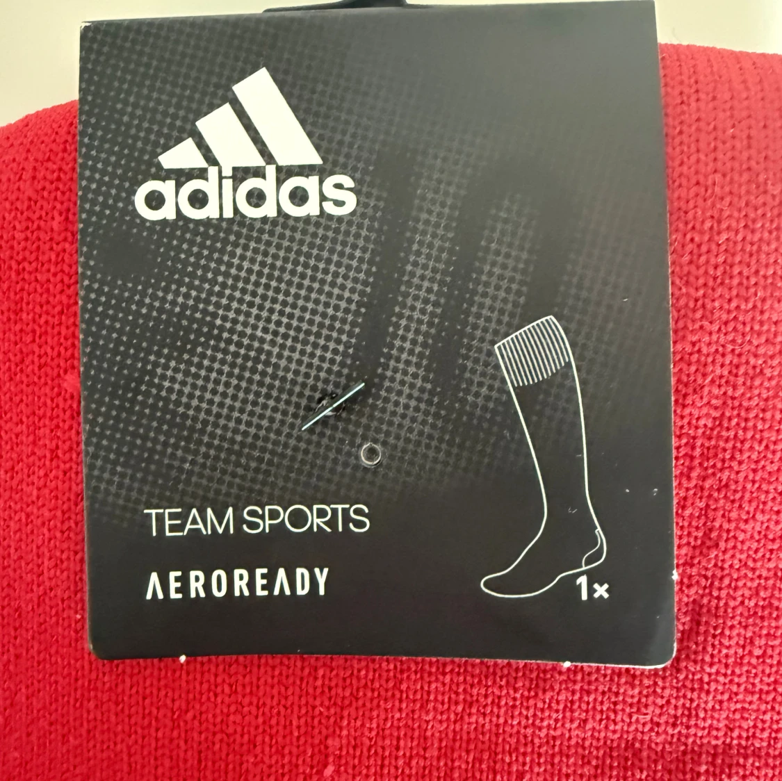 Röda fotbollsstrumpor från Adidas - 1