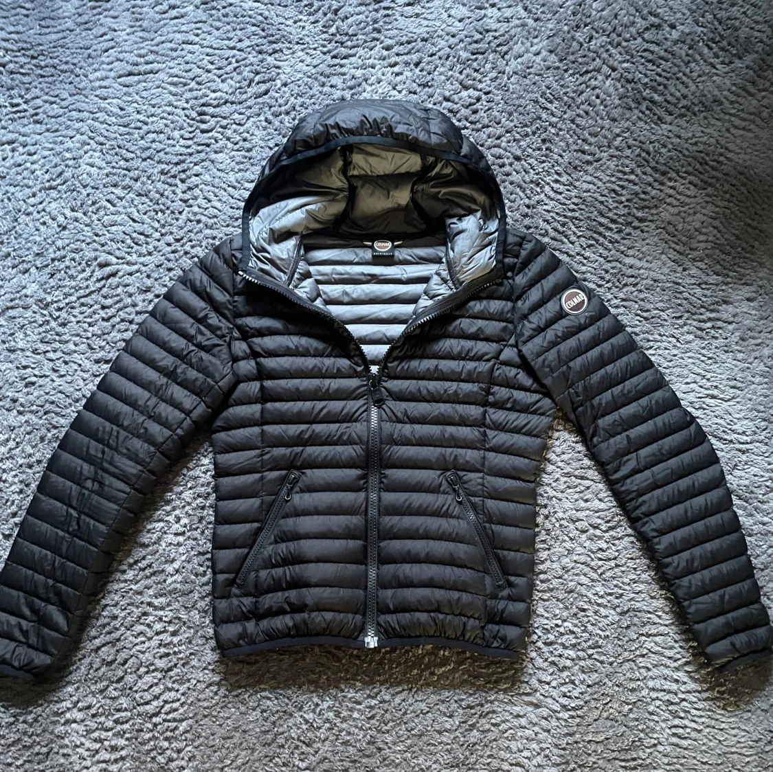 Svart dunjacka från Colmar 