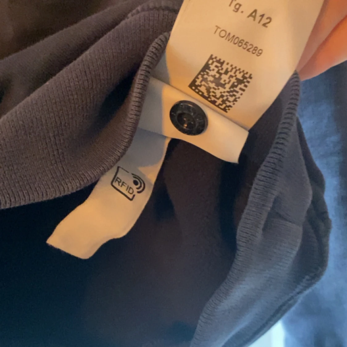 Svart sweatshirt från Stone Island - 3