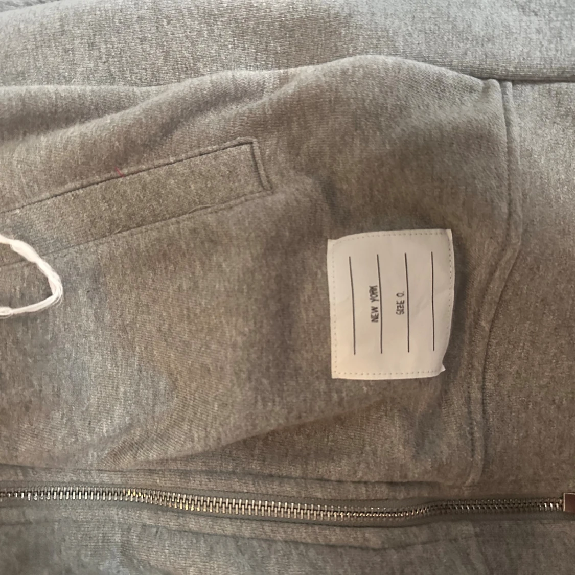 Grå hoodie från TB Ton Bdoune - 2