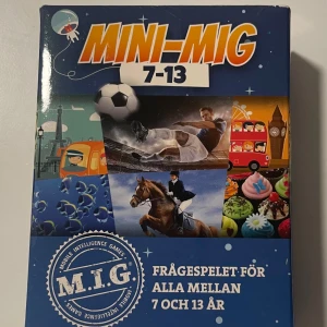 MINI-MIG 7-13 - MINI-MIG 7-13 är ett roligt och lärorikt frågespel för dig mellan 7 och 13 år! Upptäck spännande frågor om sport, natur, nöje, kultur och mycket mer. Perfekt för kompisar och familj som gillar utmaningar och kunskap.