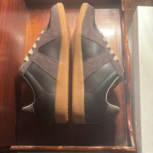 Maison Margiela - En gåva som aldrig kommer användas. Inget förutom skorna kvar tyvärr därav kommer de säljas snabbt