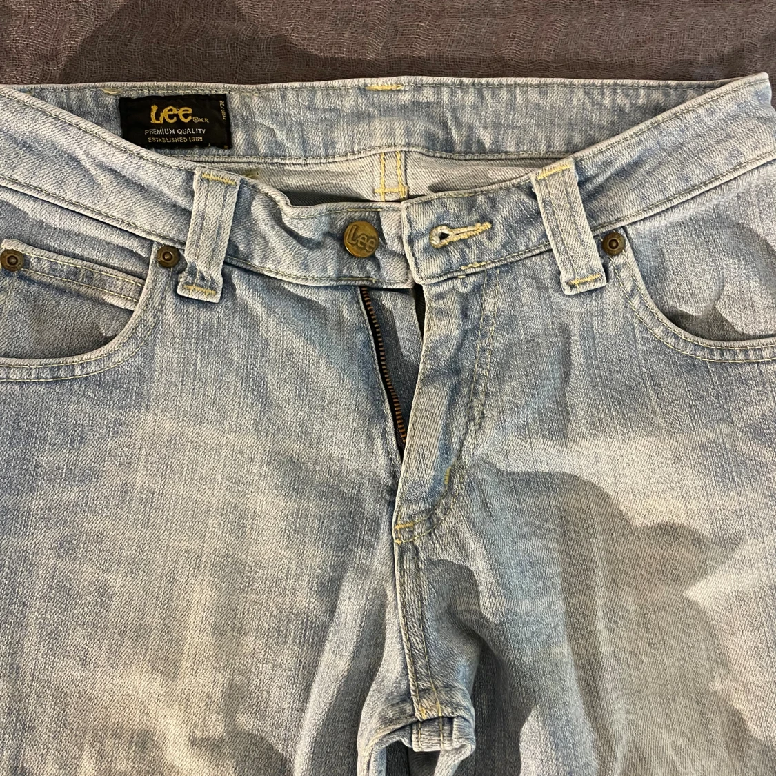 Ljusblå bootcut jeans från Lee - 1