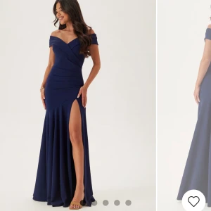 Balklänning blå - En superfin mörkblå balklänning som är perfekt till balen! Helt oanvänd med prislappen kvar. Den är i storlek 40 men skulle  säga att den passar 34/36 bättre.