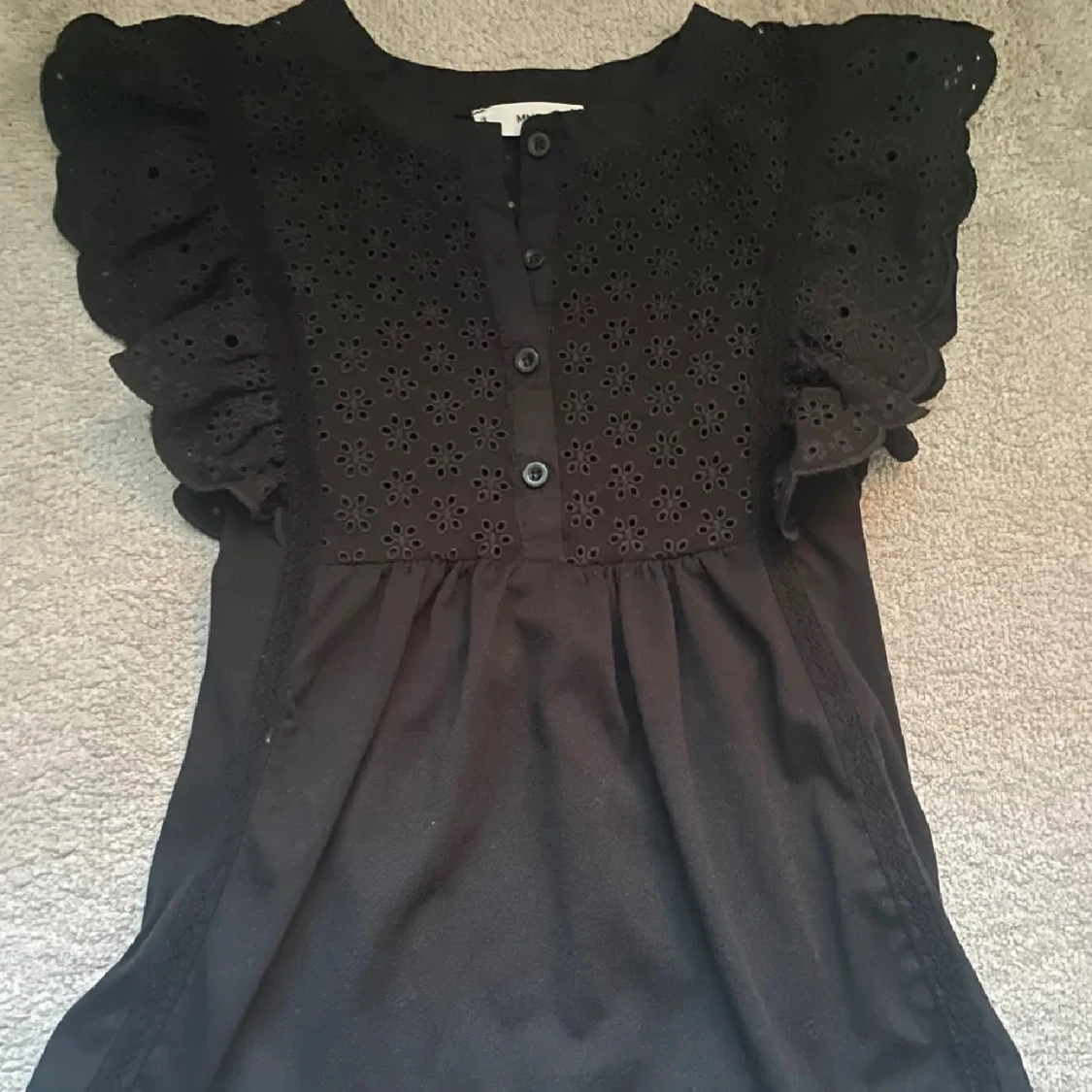 Jättefin blus från mango - 1