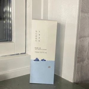 Cleanser - En rengöring / cleanser från round lab. Endast testad, så mycket kvar!:)