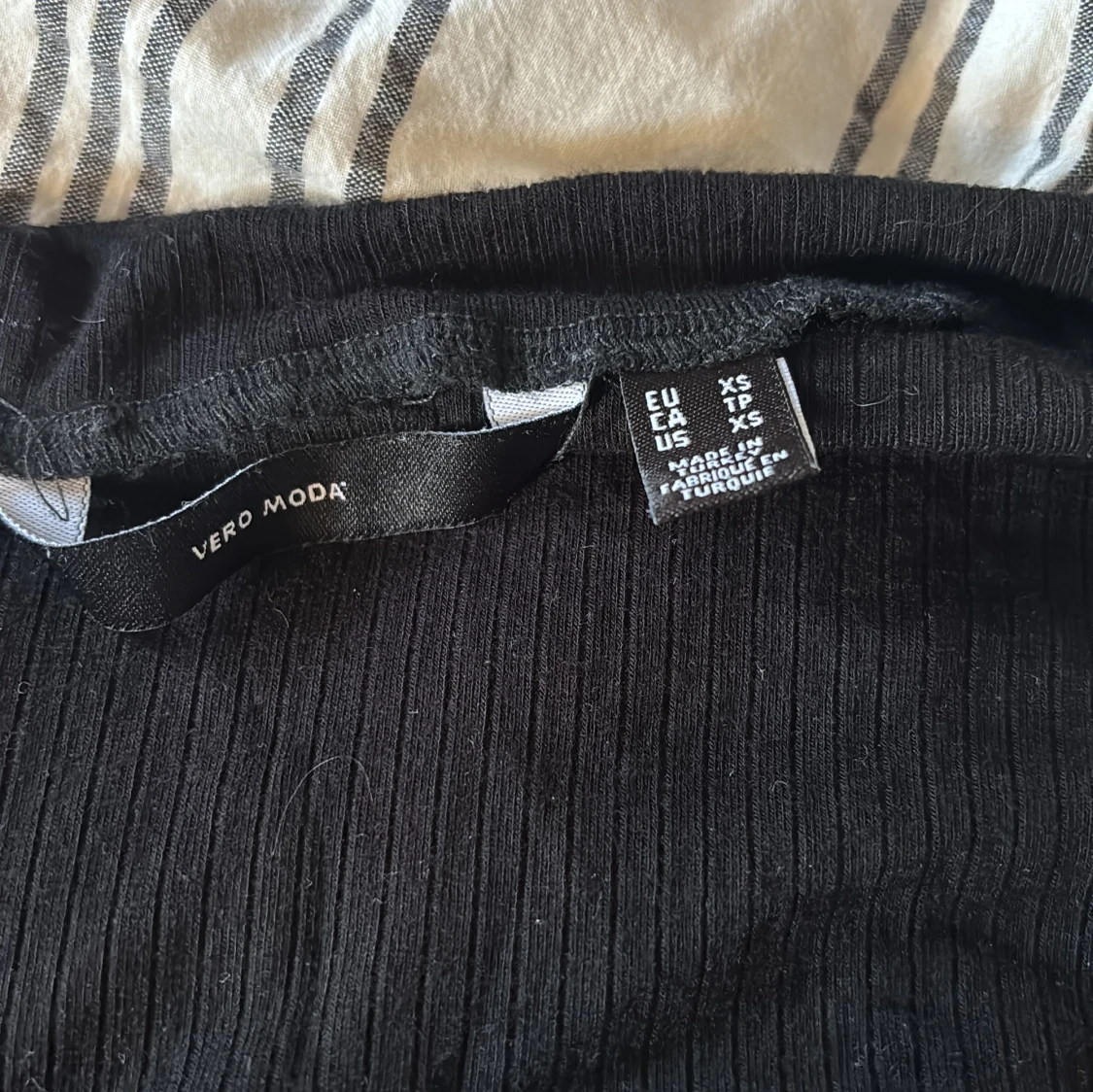 Svart ribbad långärmad topp Vero Moda - 1