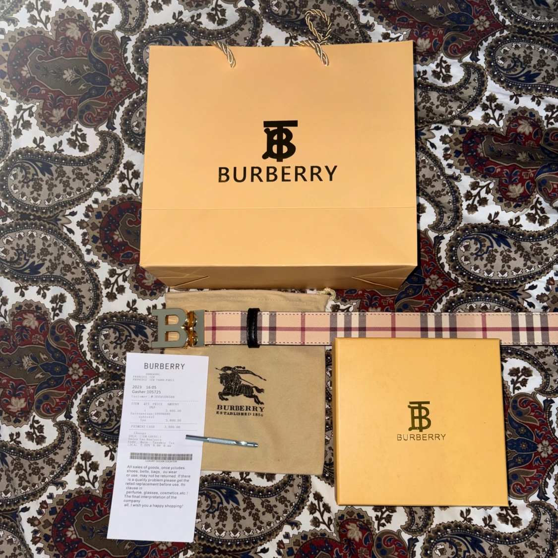 Burberry randigt bälte med guldspänne