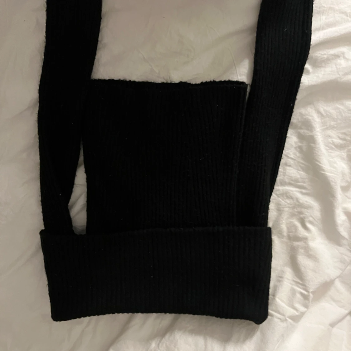 Svart stickad off shoulder topp från H&M