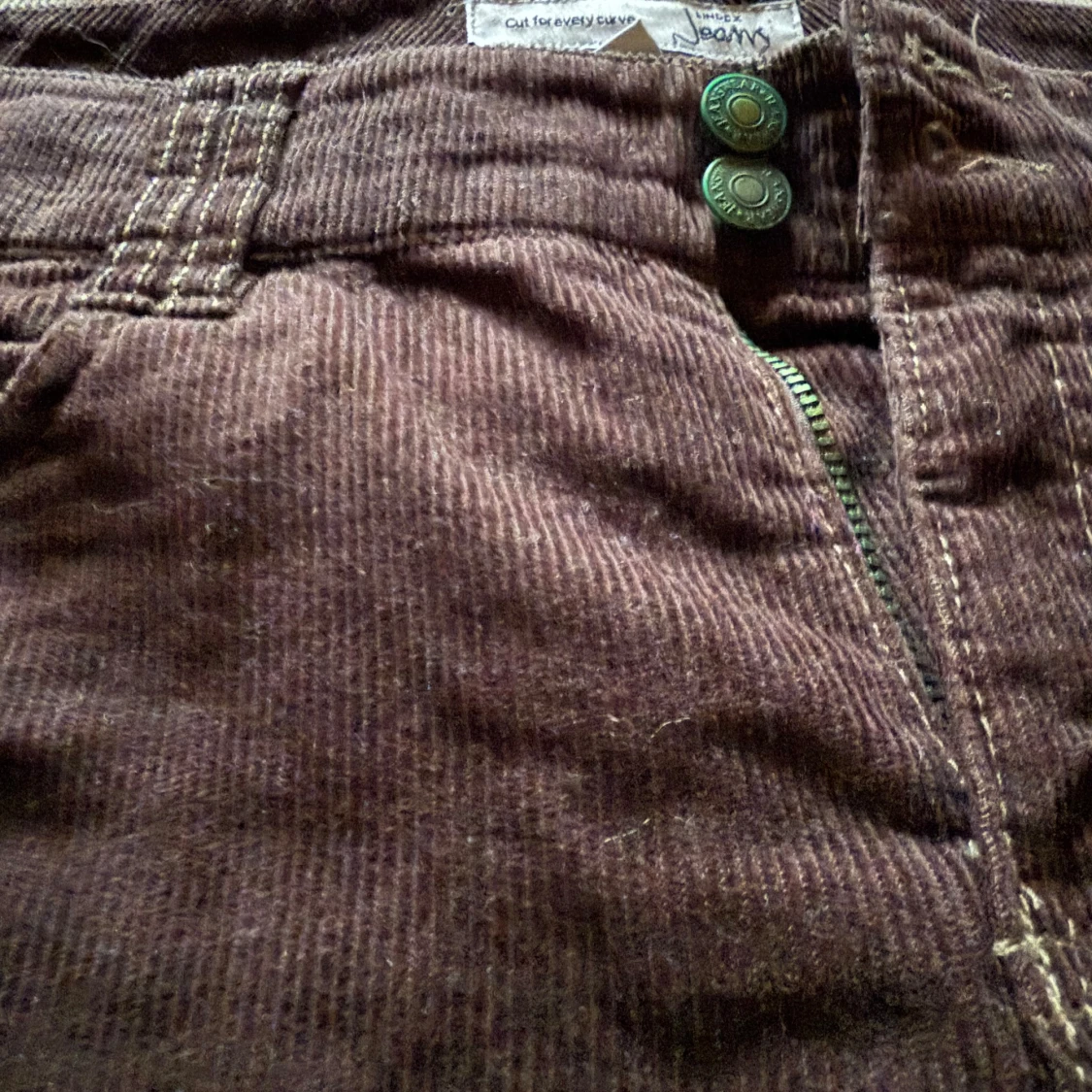 Bruna manchesterbyxor från Lindex - 3