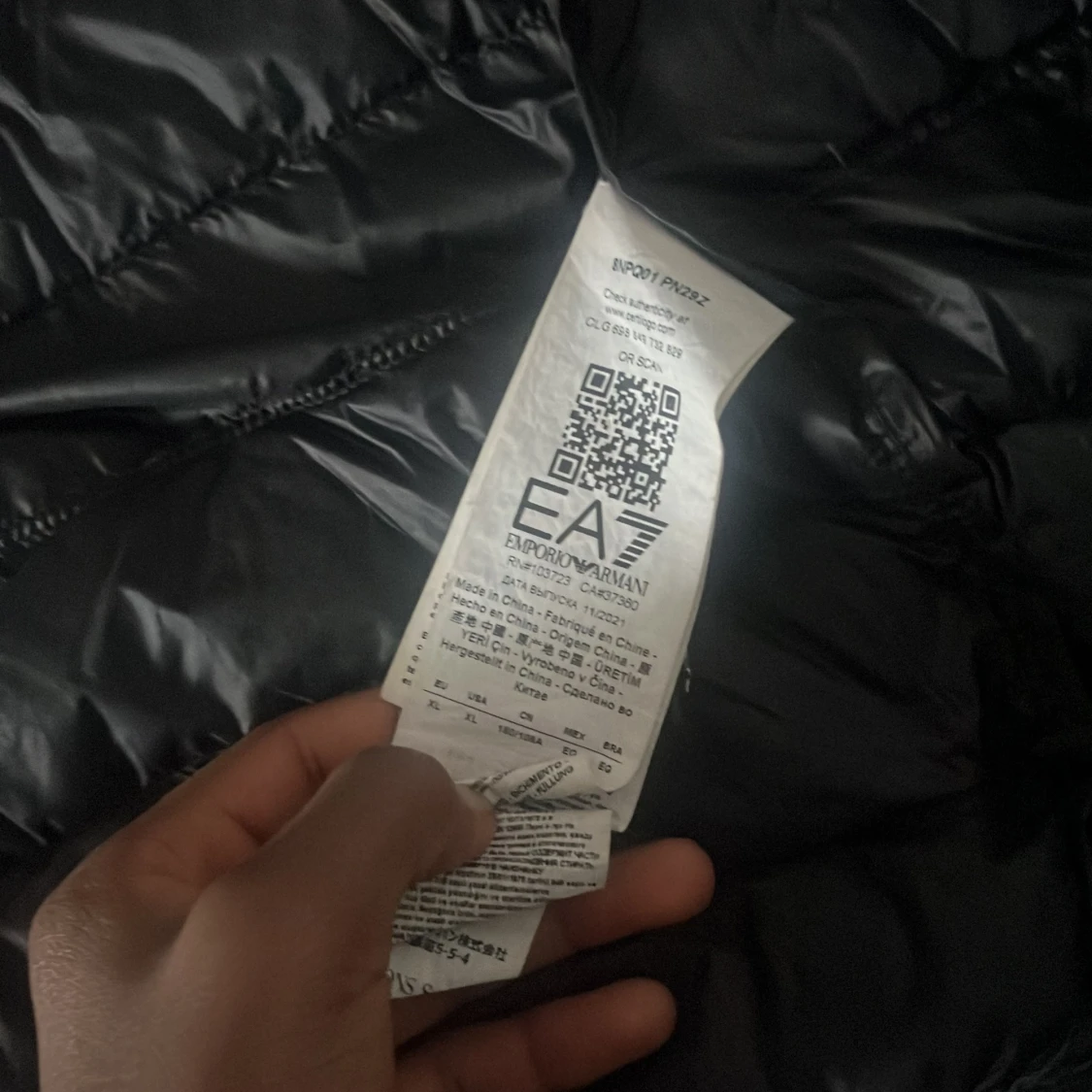 Svart dunväst från Emporio Armani EA7 - 3