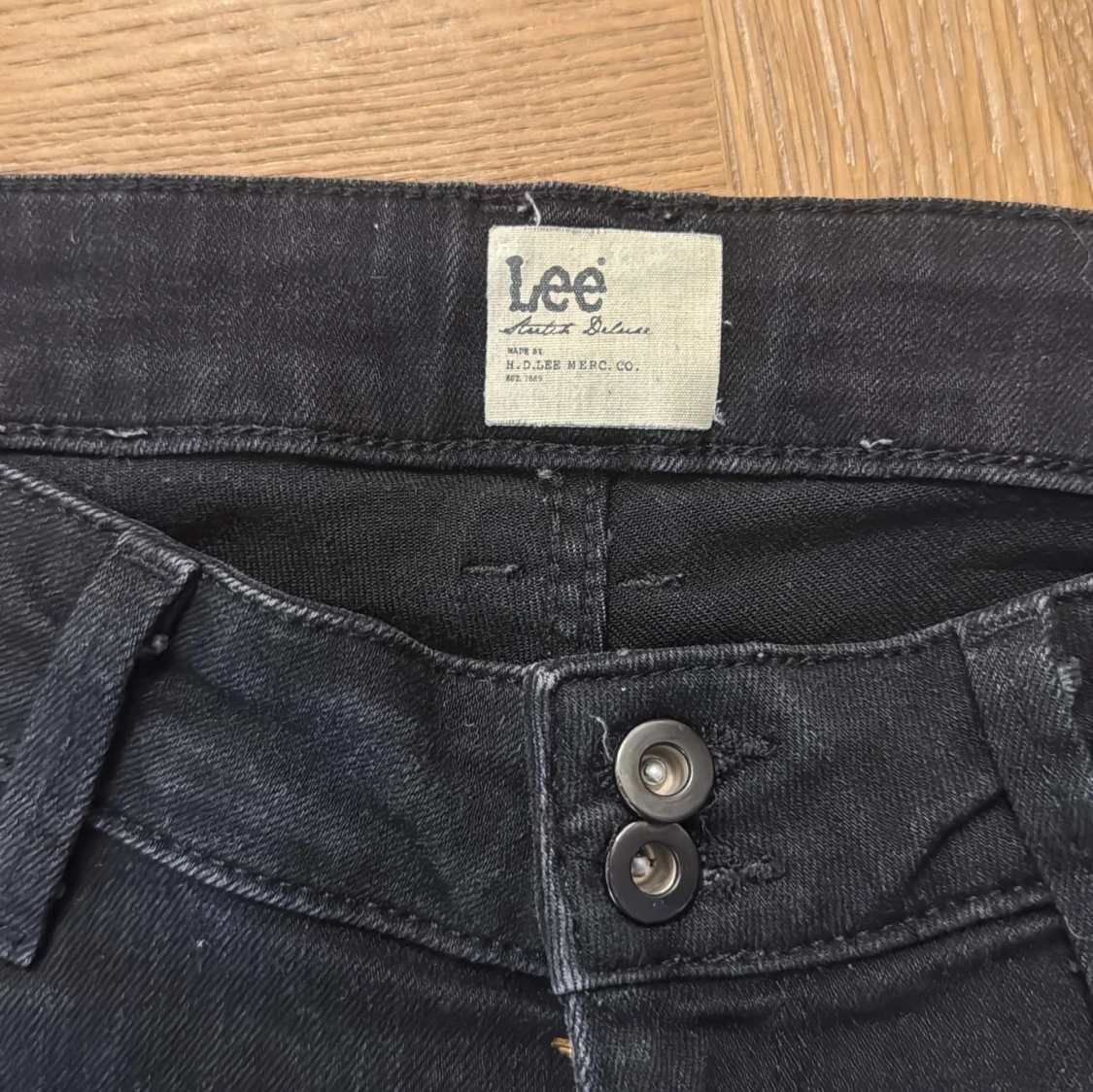 Svarta lågmidjade, bootcut jeans från Lee - 3