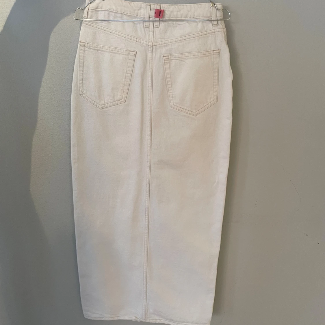 Vit lång jeanskjol från Mango - 1