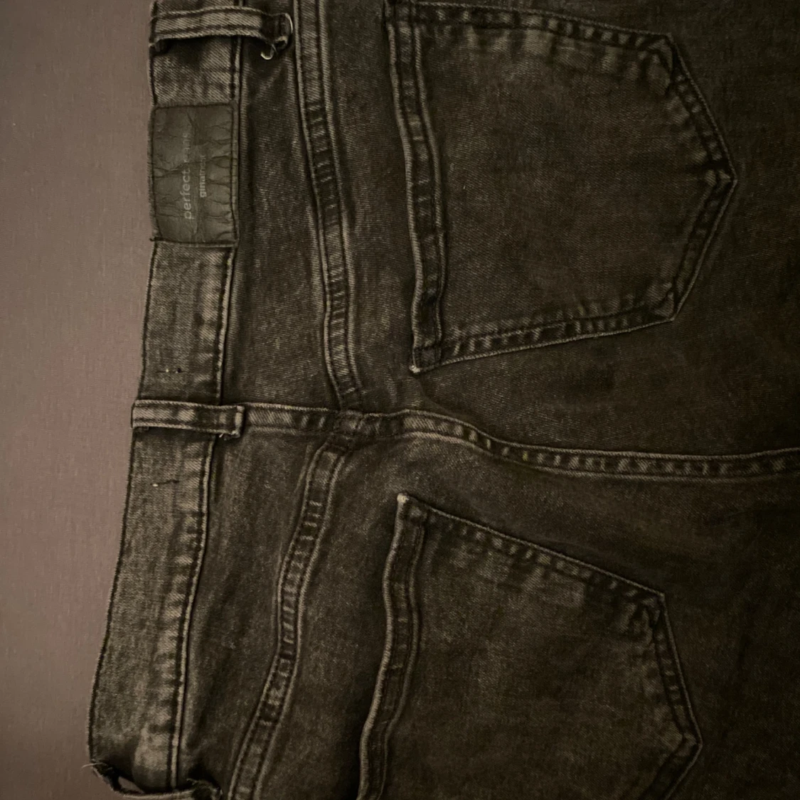 Bootcut svarta jeans från Gina Tricot - 2